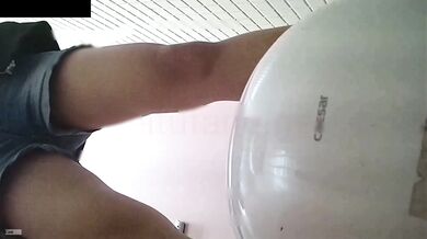 邵X荃 台湾大神潜入新北高中女厕全景偷拍多位漂亮学妹各种极品美鲍鱼